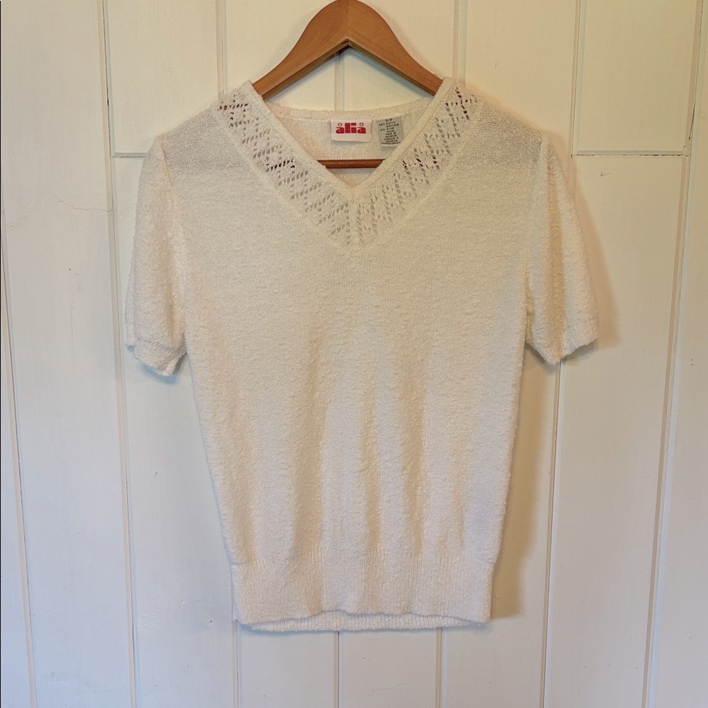 ALIA V-Neck Women's Vintage Short sleeve Sweater
